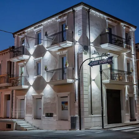 Aparthotel Antico Palazzo Del Corso By Dardano *
