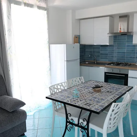 Antico Palazzo Del Corso By Dardano 미르토 크로시아