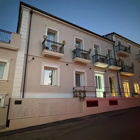 Antico Palazzo Del Corso By Dardano