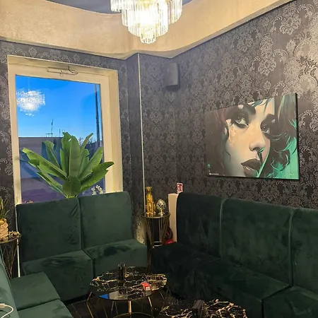 Antico Palazzo Del Corso By Dardano