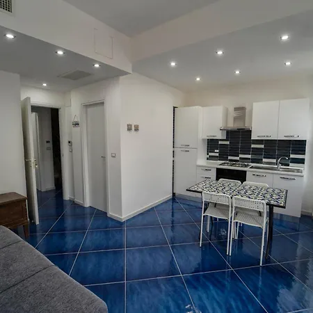 Apartmanhotel Antico Palazzo Del Corso By Dardano 3*