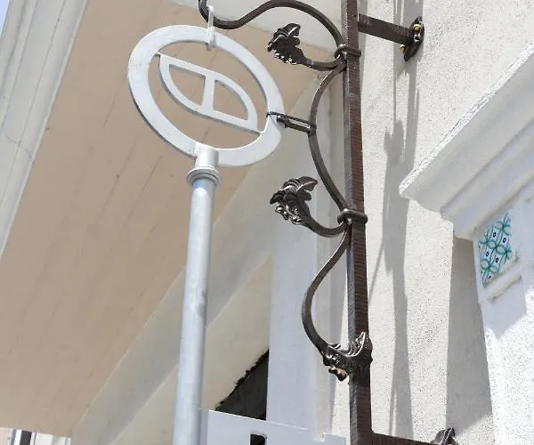 Antico Palazzo Del Corso By Dardano מלון דירות מירטו קרוזיה