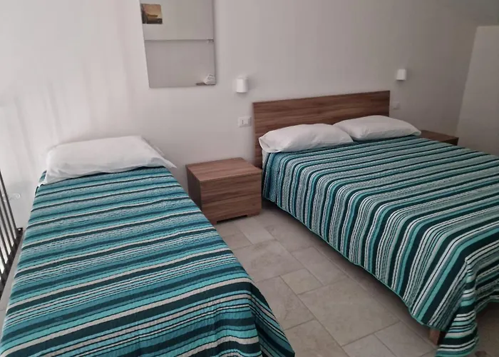 מלון דירות Antico Palazzo Del Corso By Dardano מירטו קרוזיה