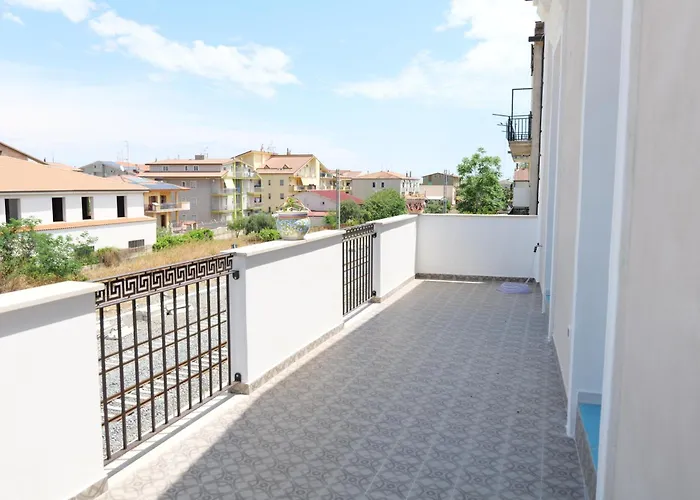 Antico Palazzo Del Corso By Dardano מלון דירות מירטו קרוזיה