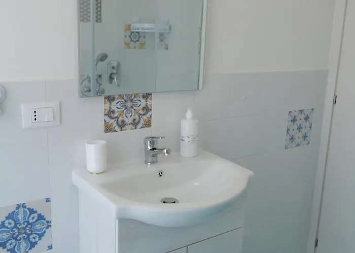 Antico Palazzo Del Corso By Dardano מירטו קרוזיה