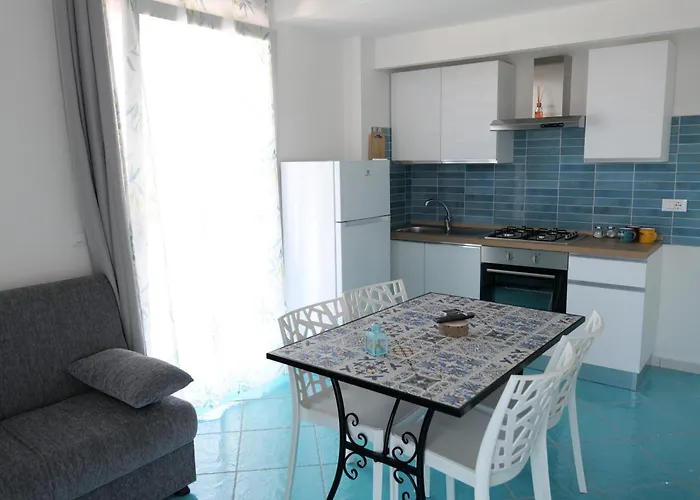 Antico Palazzo Del Corso By Dardano מירטו קרוזיה