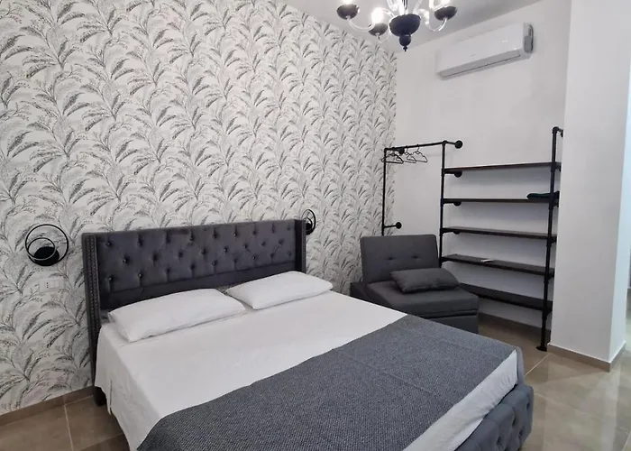 Antico Palazzo Del Corso By Dardano 3* מירטו קרוזיה