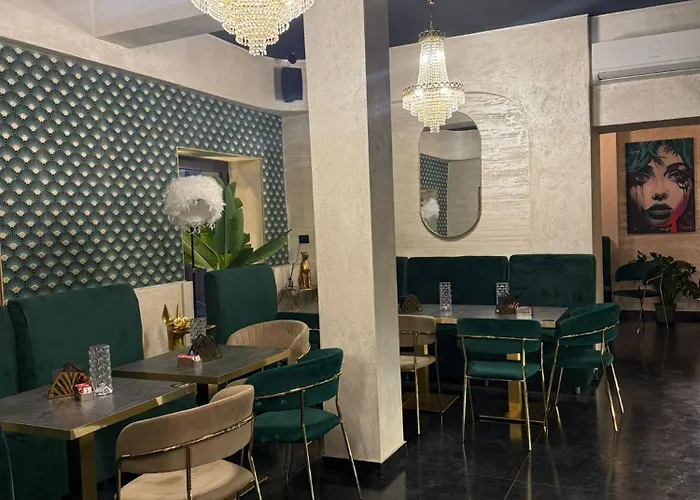 מלון דירות Antico Palazzo Del Corso By Dardano מירטו קרוזיה